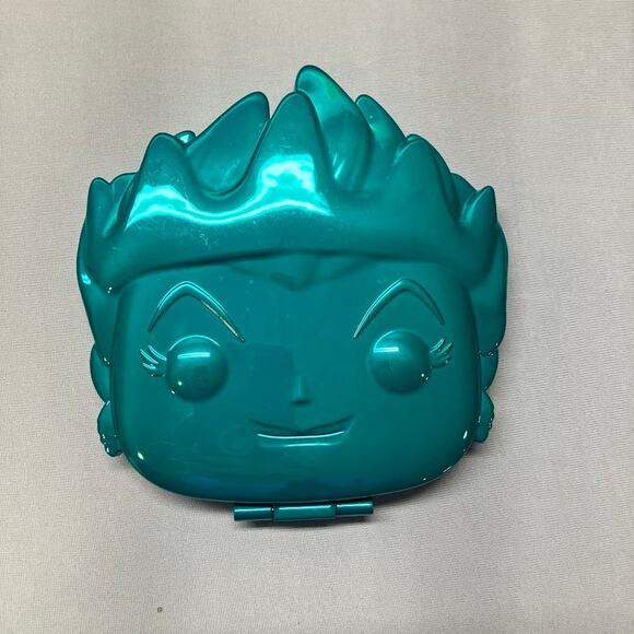 Disney Villains Highlighter Palette Ursula 04 Holographic Makeup Set Funko Pop - Picture 1 of 5